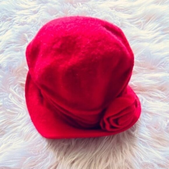 Vintage Wool Cloche Hat with Flower Accent piece 1920's/1930's Style- Red - Picture 16 of 16